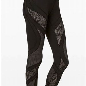 Lululemon Wunder Under Size 6 (25 inch inseam)